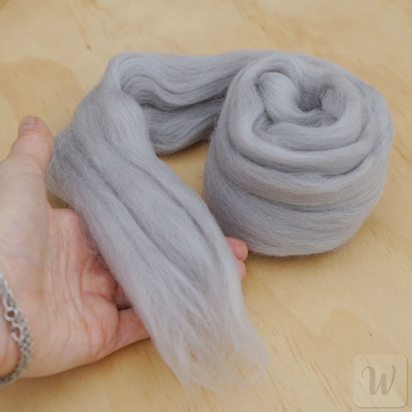 Premium Corriedale Wool Tops roving Cloud, 50g, the best wool for spinning, weaving, needle and wet felting, bright and soft, DHG