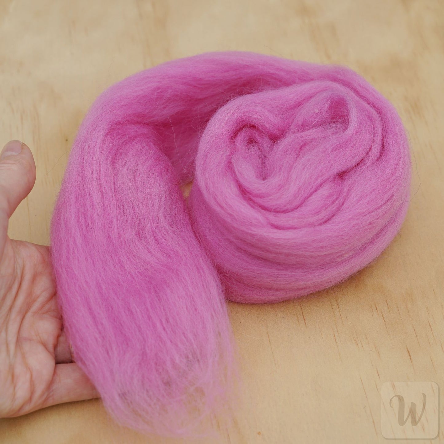 Premium Corriedale Wool Tops roving Cyclamen, 50g, the best wool for spinning, weaving, needle and wet felting, bright and soft, DHG