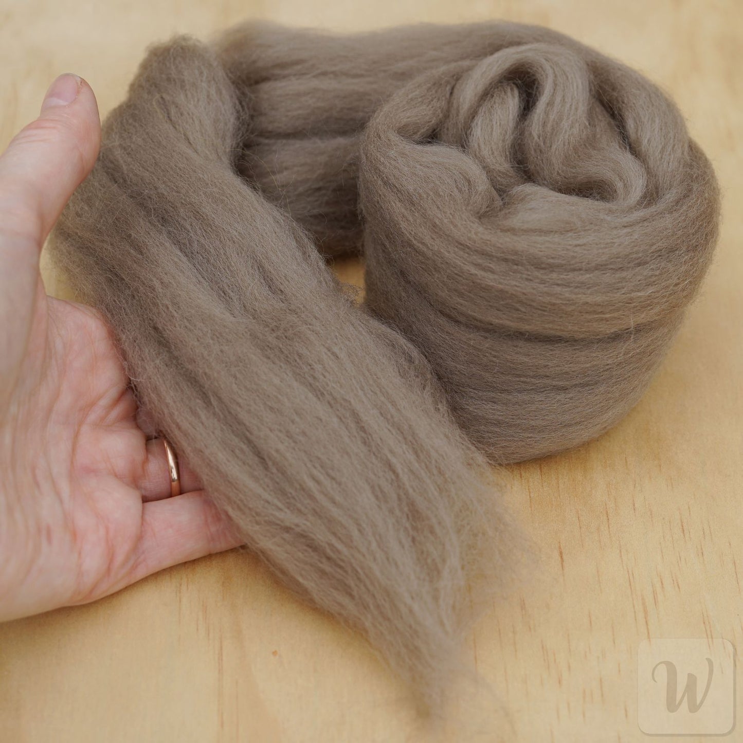 Premium Corriedale Wool Tops roving Earth, 50g, the best wool for spinning, weaving, needle and wet felting, bright and soft, DHG