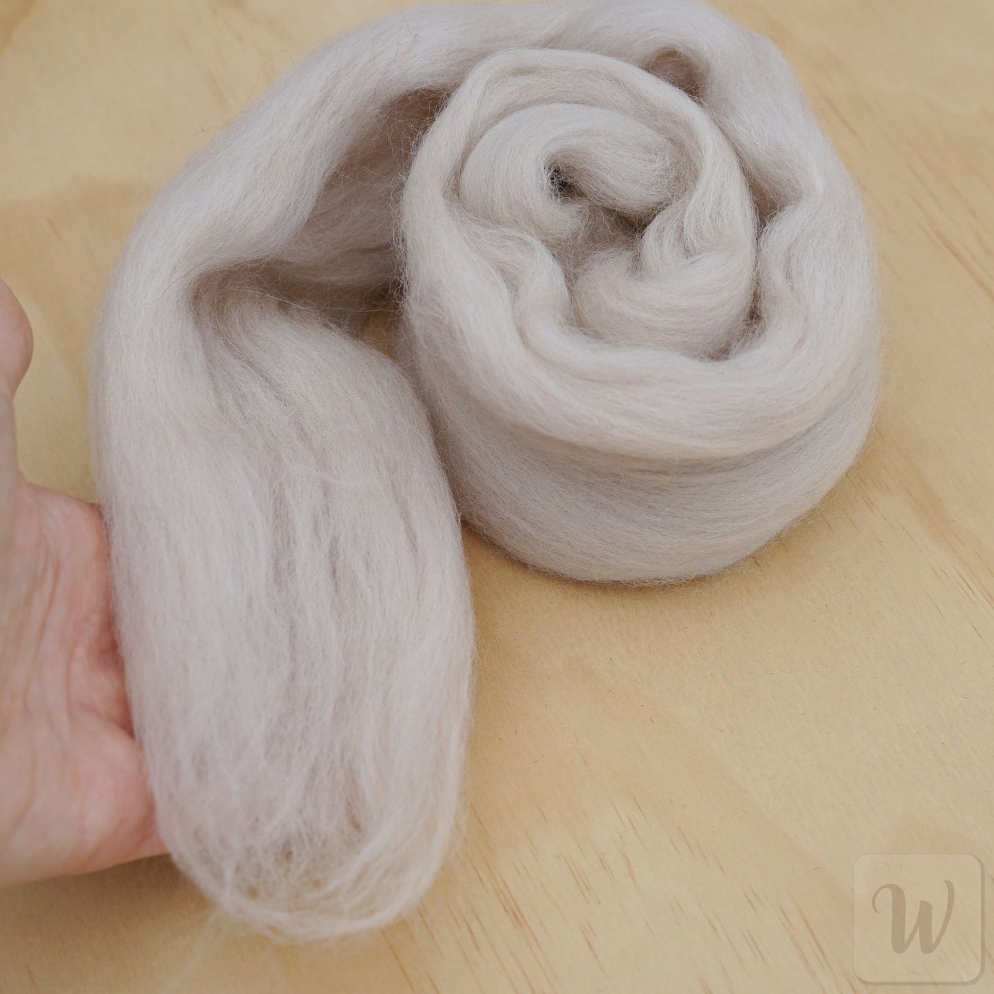 Premium Corriedale Wool Tops roving Sand, 50g, the best wool for spinning, weaving, needle and wet felting, bright and soft, DHG