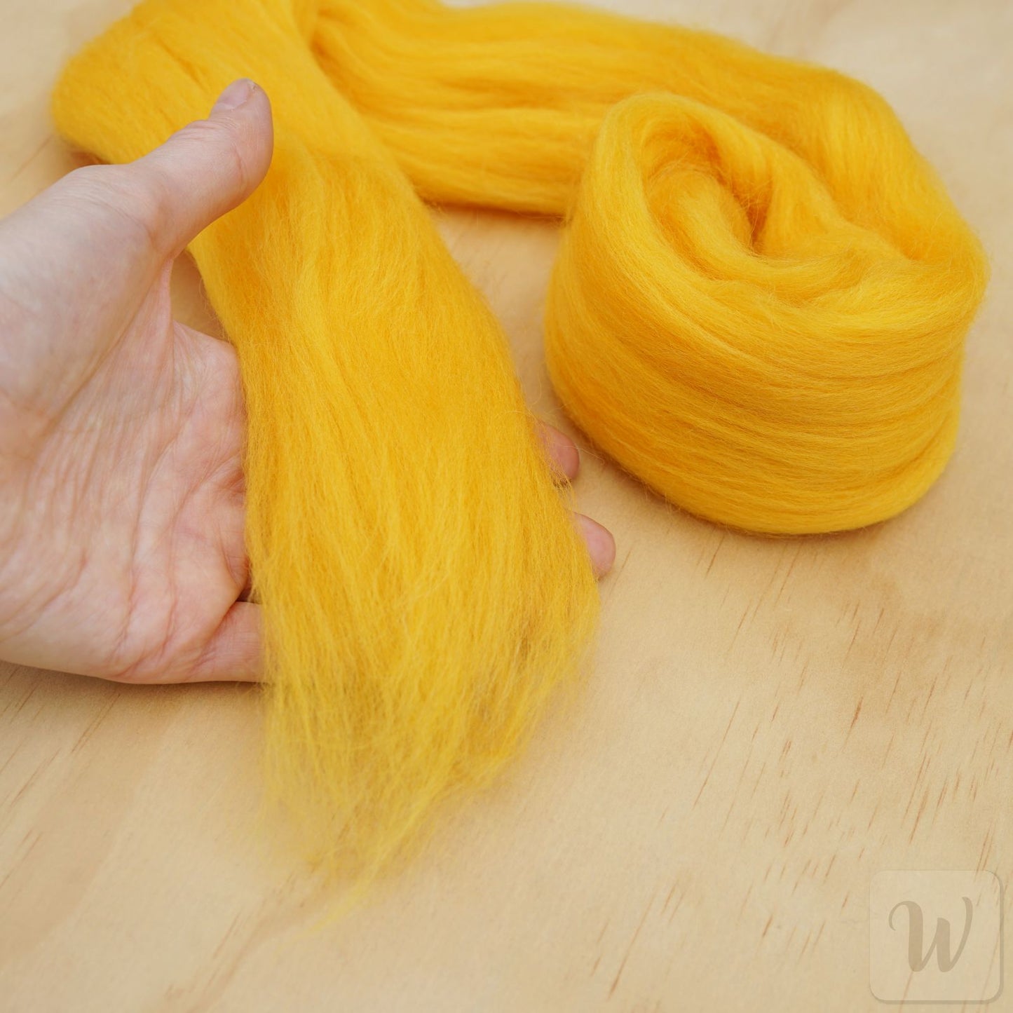 Premium Corriedale Wool Tops roving Yolk, 50g, the best wool for spinning, weaving, needle and wet felting, bright and soft, DHG