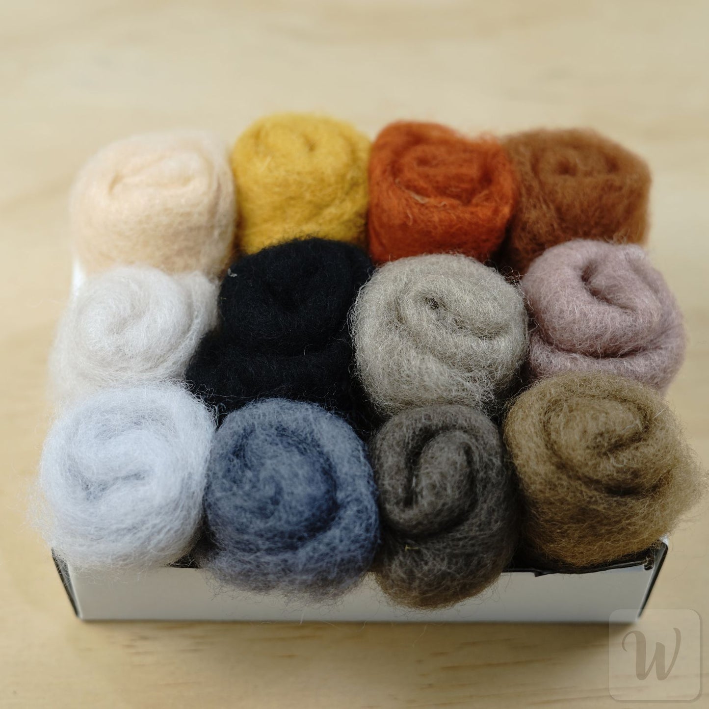 Needle Felting Beginner Kit 28pcs: 12 wool colours+8 needles and basic tools