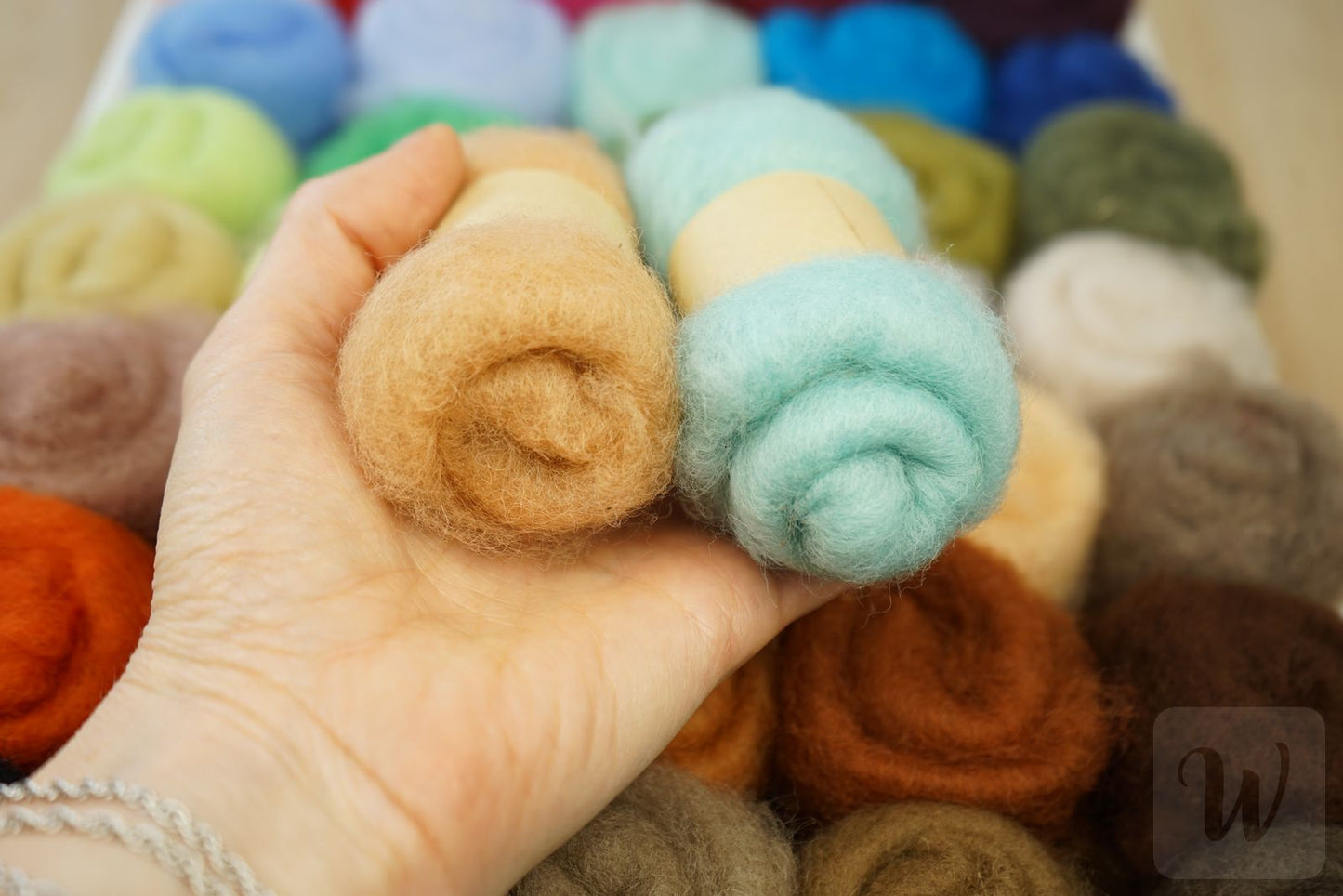40 Colour Felting Set – Carded Maori Wool, Needle & Wet Felting, 200g