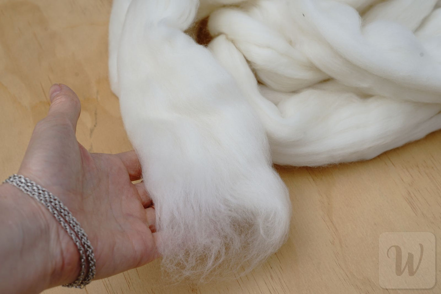 Australian Merino Wool Tops roving / Extra fine / 19 microns / Undyed Natural White / Premium quality wool for spinning, needle and wet felting / DHG