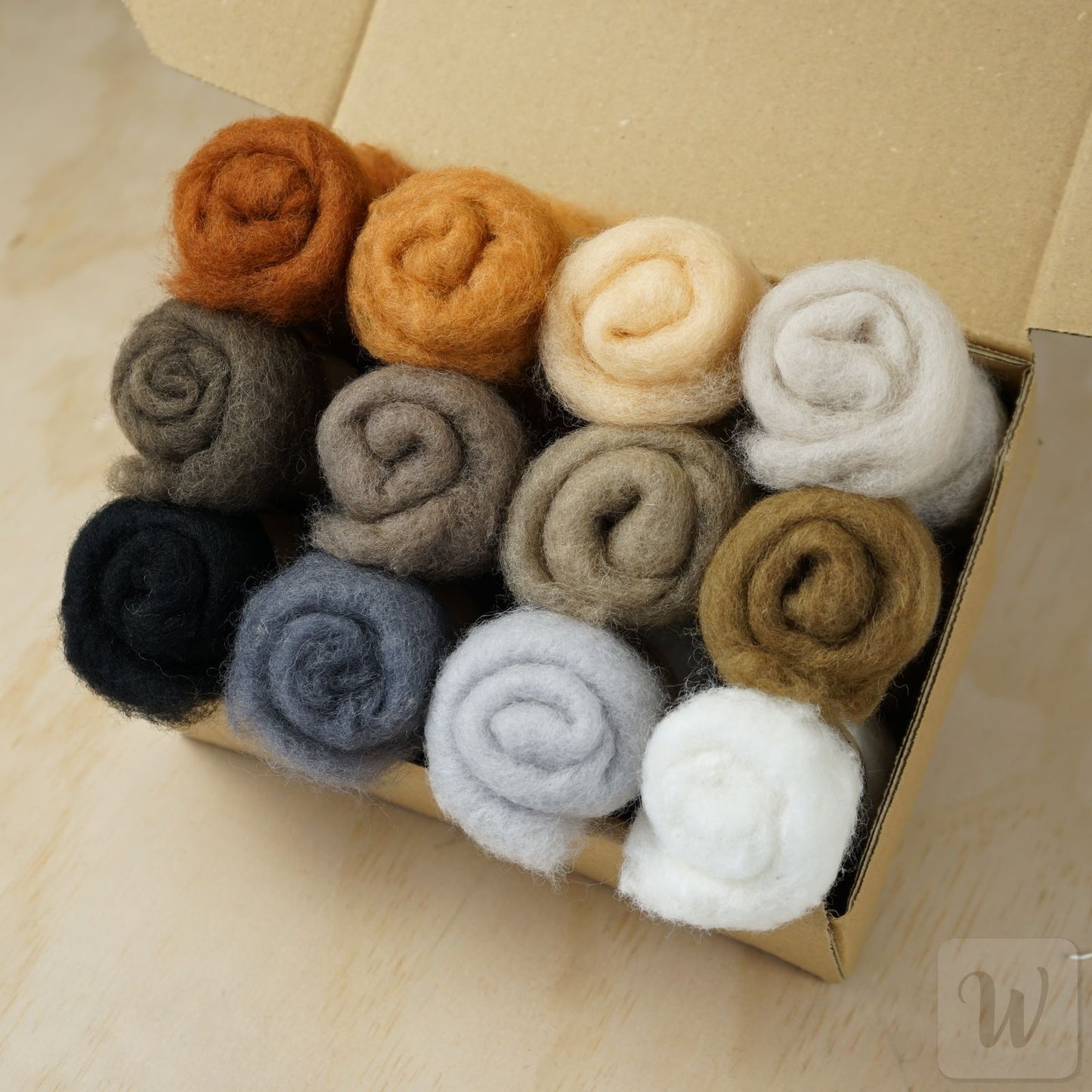Carded Maori Felting Wool 12 Colours Set – Animal Mix / for needle and wet felting, DHG