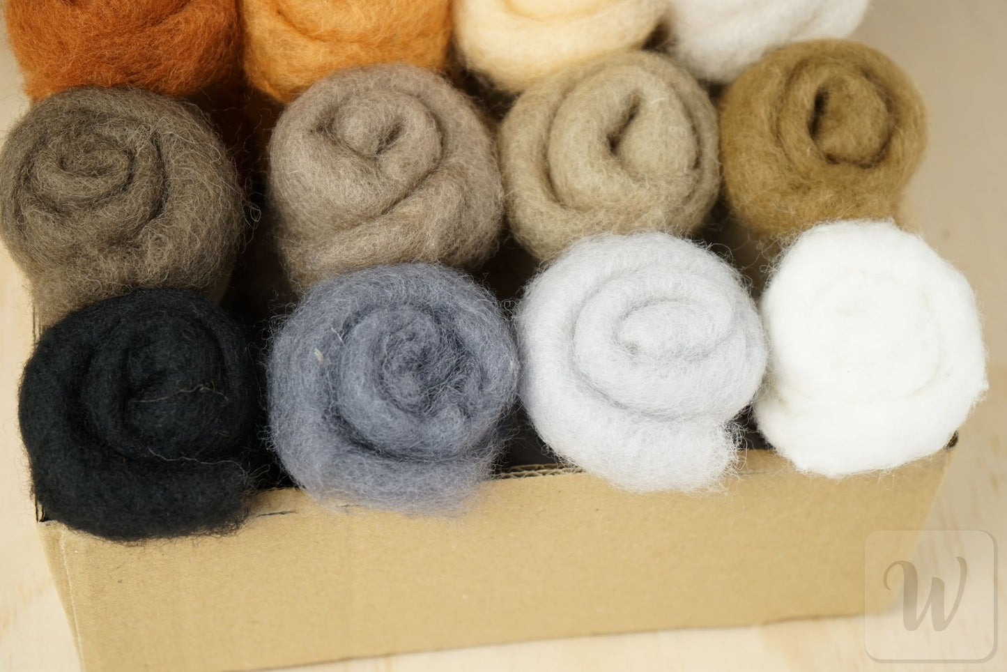 Carded Maori Felting Wool 12 Colours Set – Animal Mix / for needle and wet felting, DHG