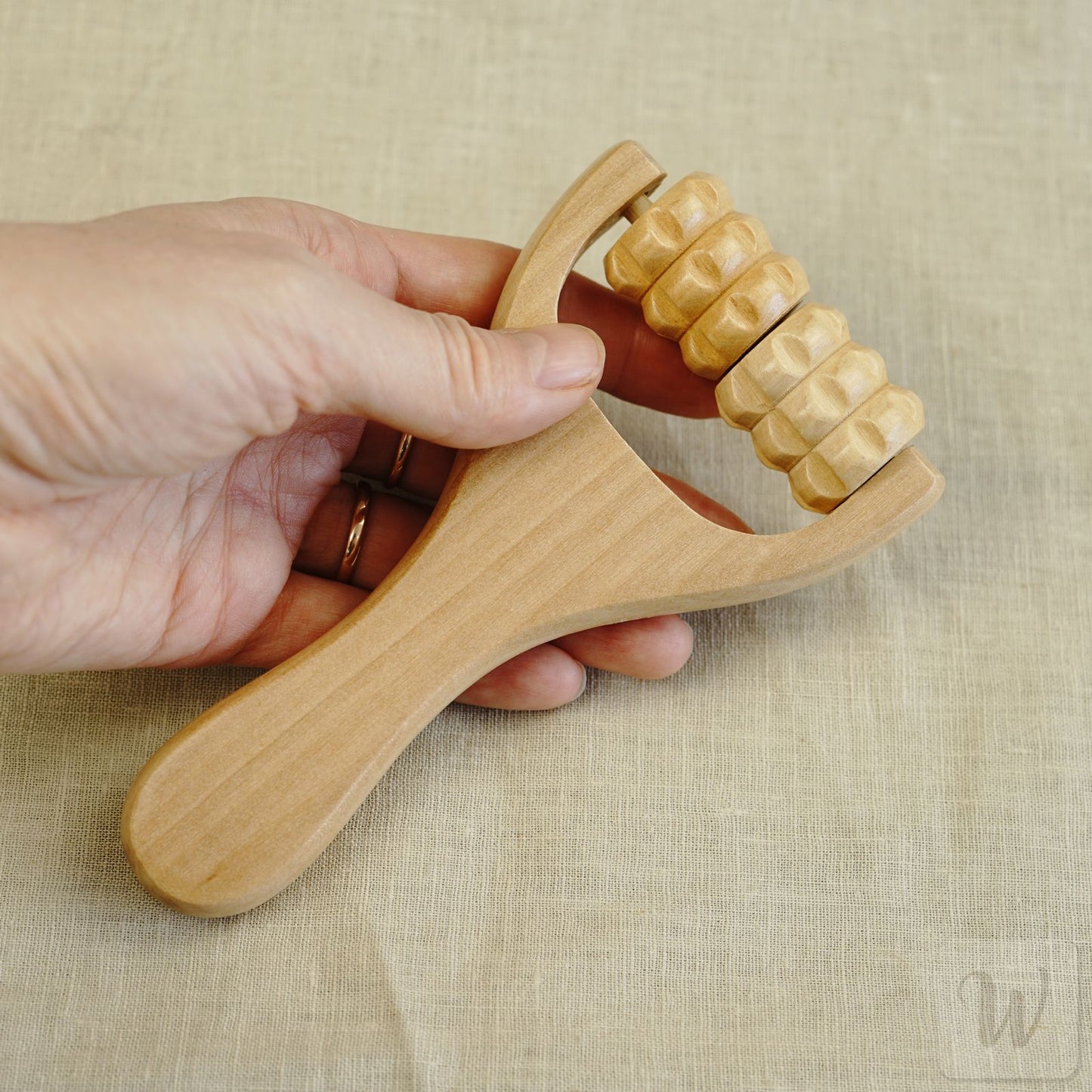 Wooden massage roller for wet felting