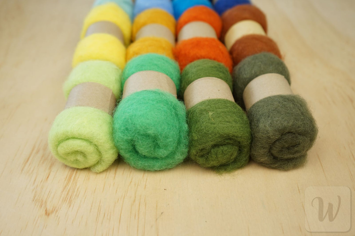 Carded Maori Felting Wool 12 Colours Set – Bright Nature Mix / for needle and wet felting, DHG