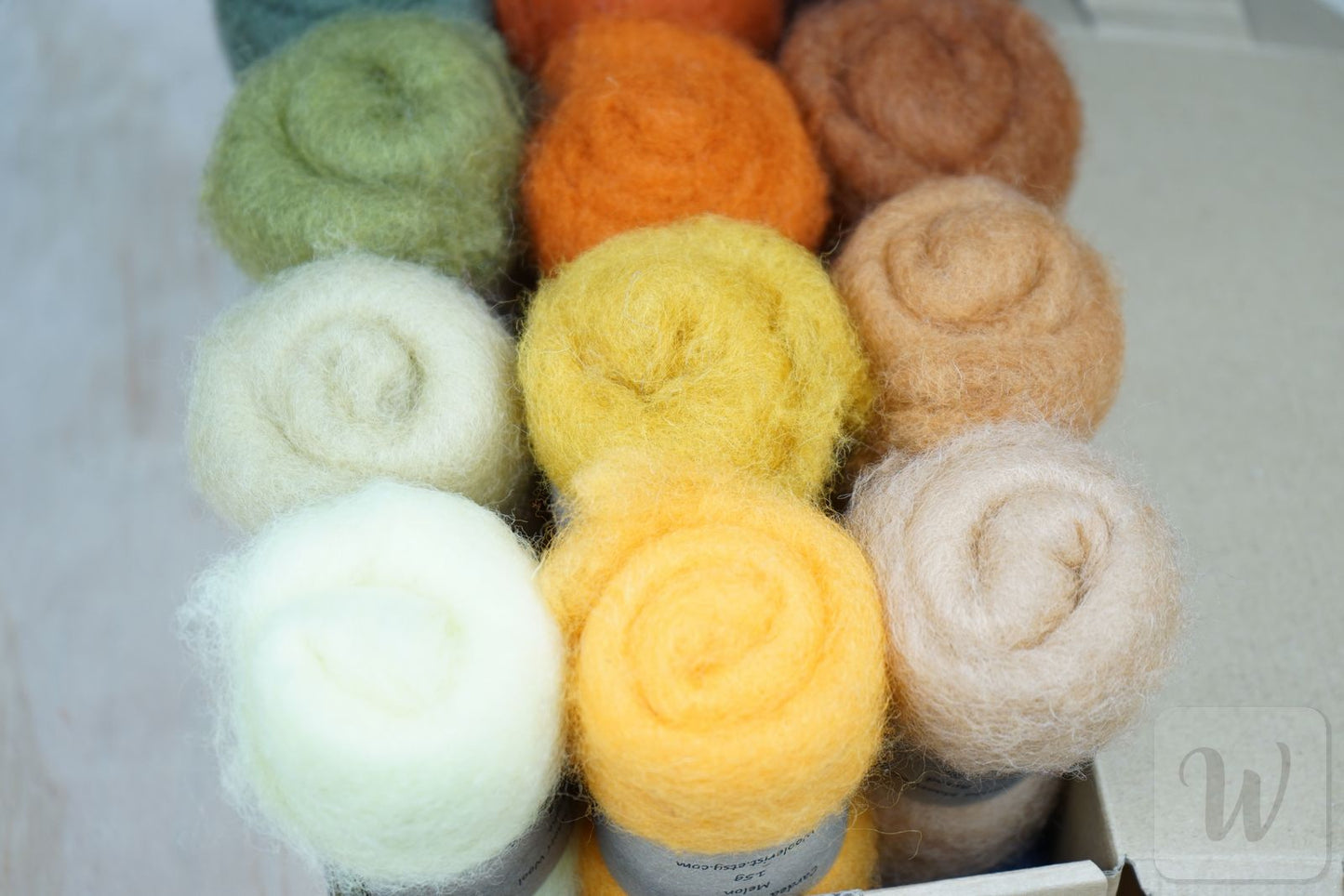 Carded Maori Felting Wool 12 Colours Set – Warm Forest Mix / for needle and wet felting, DHG