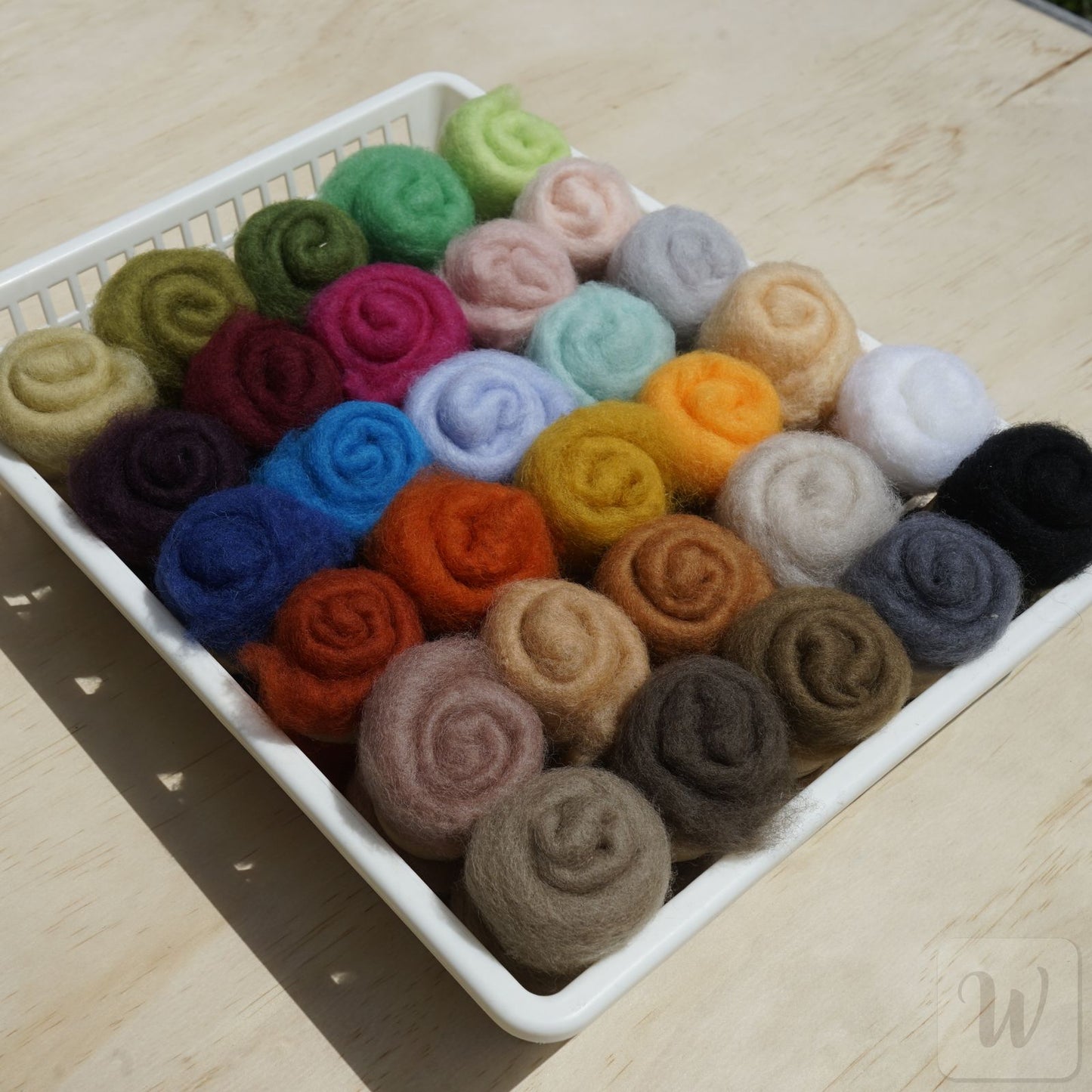 30 Vibrant Colors Felting Wool Set – Maori Wool for Needle & Wet Felting - perfect for beginners and pros, DHG