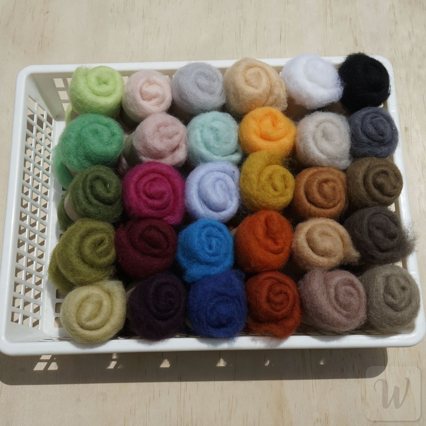 30 Vibrant Colors Felting Wool Set – Maori Wool for Needle & Wet Felting - perfect for beginners and pros, DHG