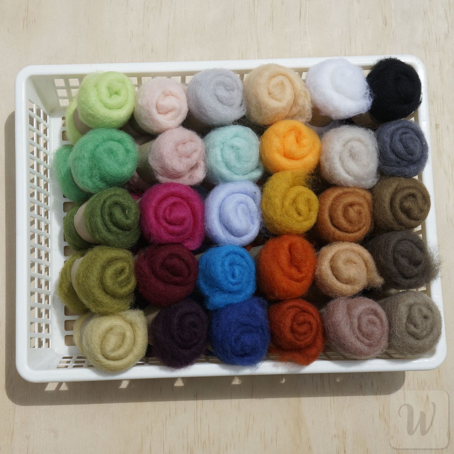 30 Vibrant Colors Felting Wool Set – Maori Wool for Needle & Wet Felting - perfect for beginners and pros, DHG