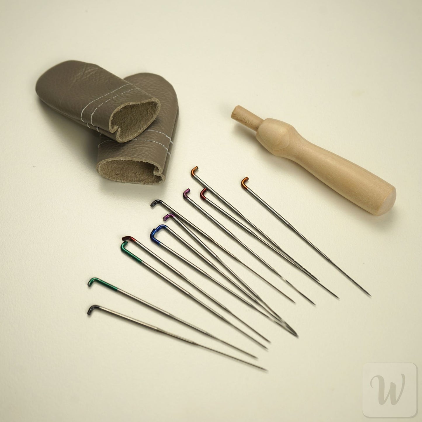 Needle Felting Starter Kit – Animal Colours - 12 needles - Tools