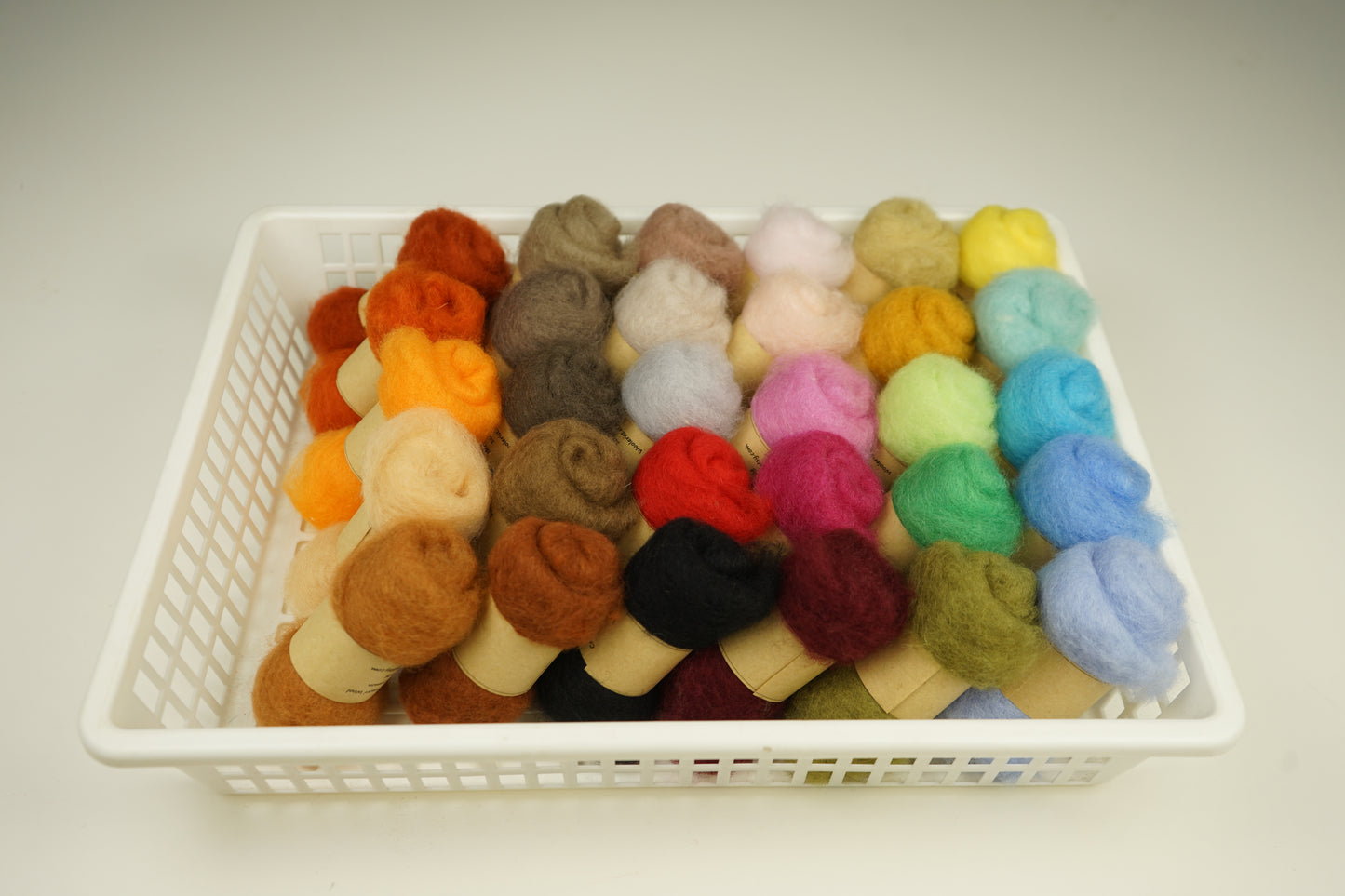 30 Vibrant Colors Felting Wool Set – Maori Wool for Needle & Wet Felting - perfect for beginners and pros, DHG
