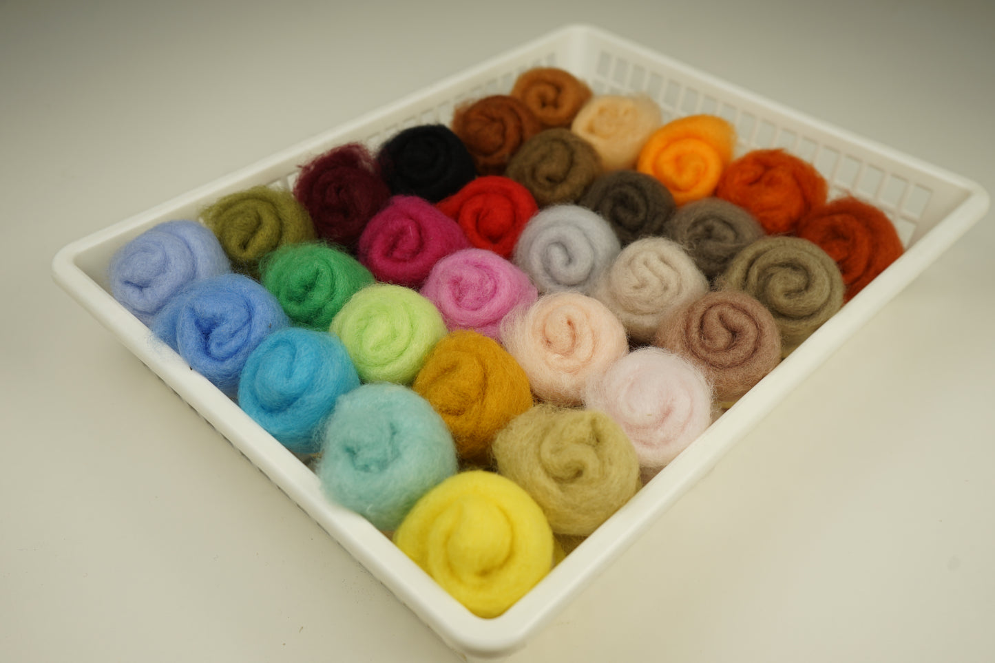 30 Vibrant Colors Felting Wool Set – Maori Wool for Needle & Wet Felting - perfect for beginners and pros, DHG