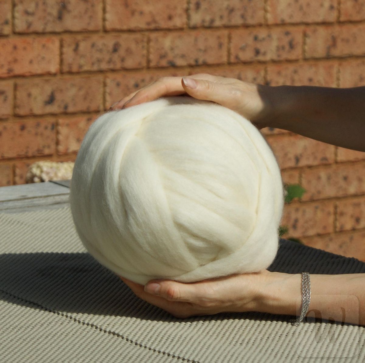 Corriedale Wool Tops Roving / Natural White / 27 Micron / Spinning Felting Weaving