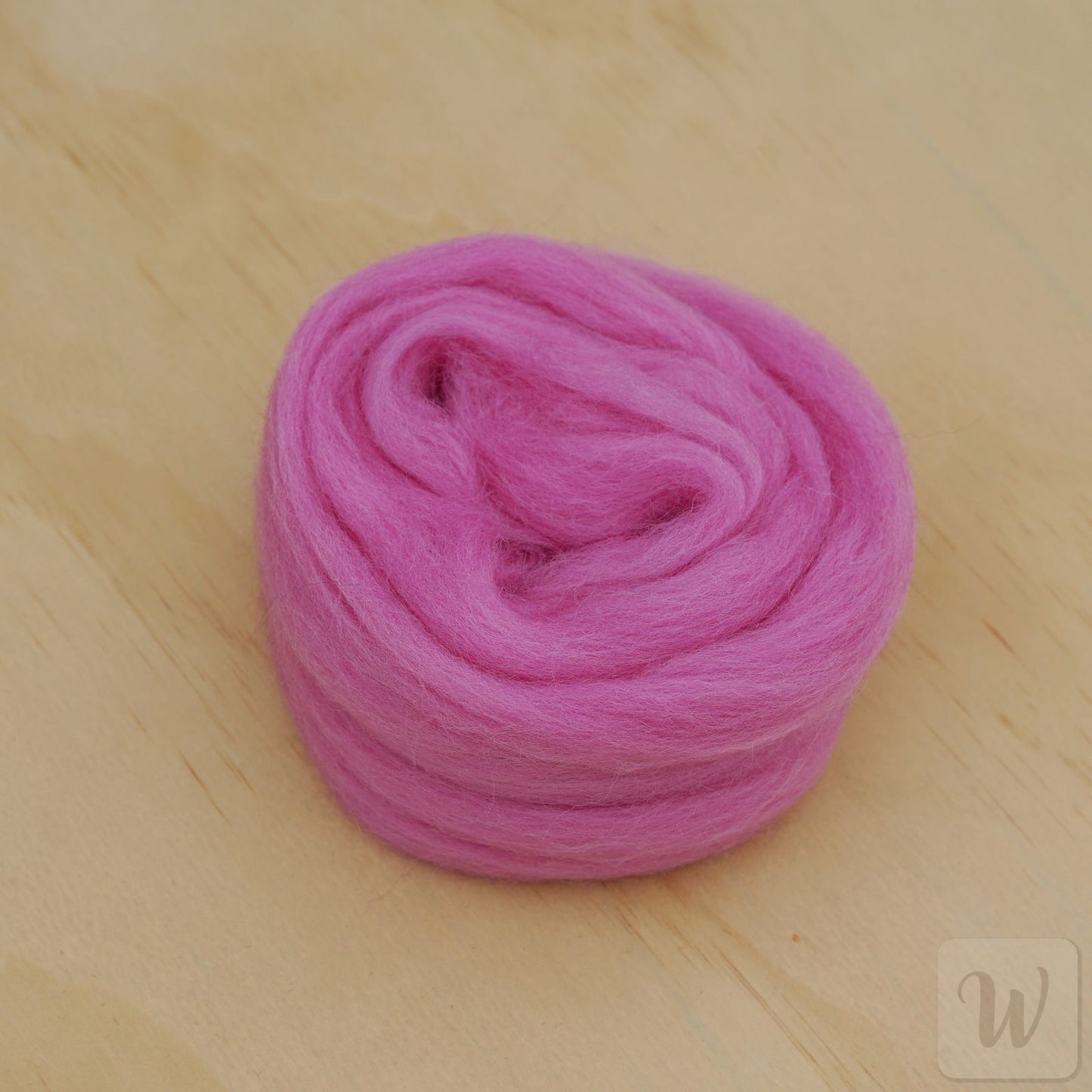 Premium Corriedale Wool Tops roving Cyclamen, 50g, the best wool for spinning, weaving, needle and wet felting, bright and soft, DHG