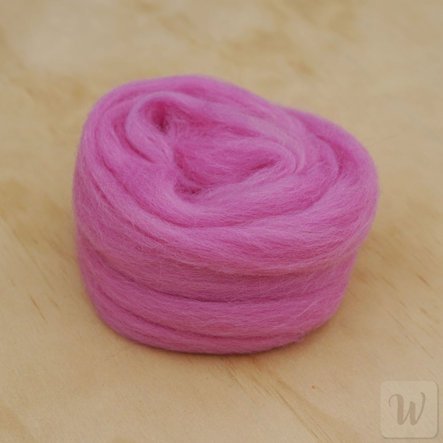 Premium Corriedale Wool Tops roving Cyclamen, 50g, the best wool for spinning, weaving, needle and wet felting, bright and soft, DHG