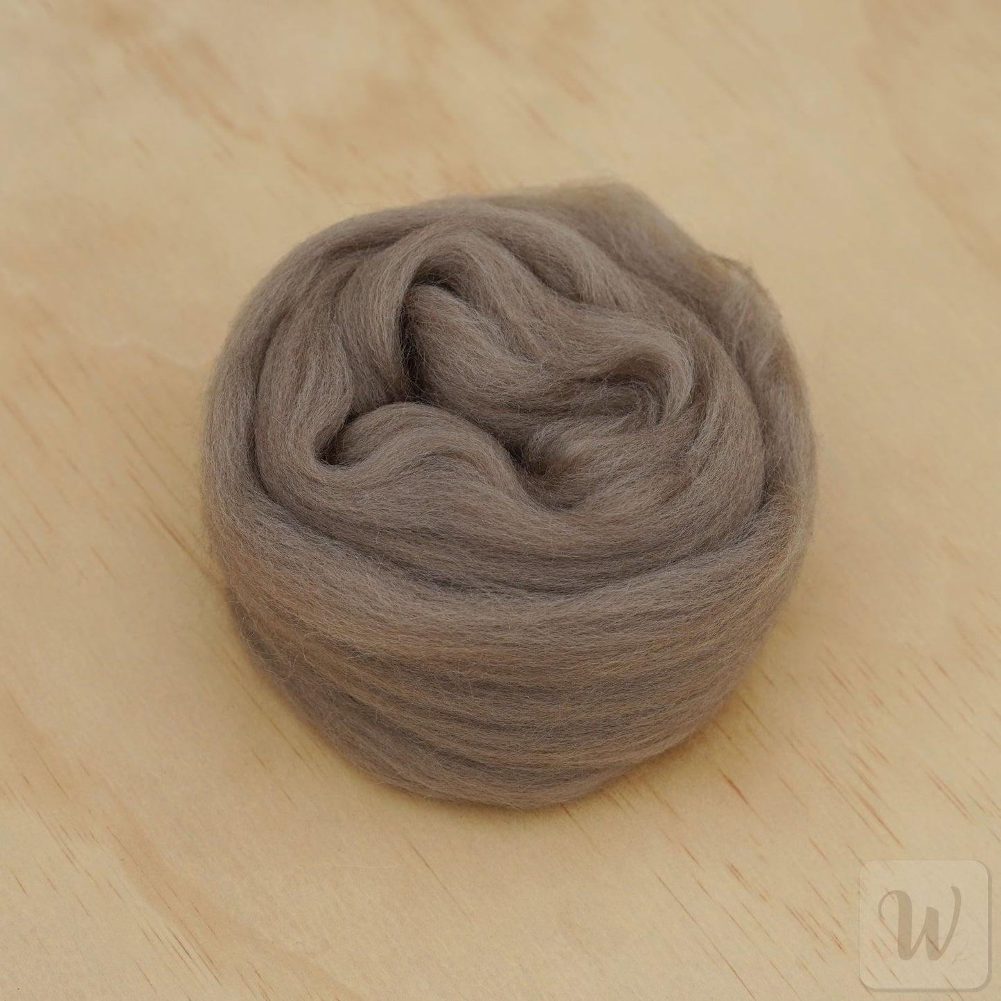 Corriedale wool tops roving in warm Earth brown colour, soft smooth fibres for spinning and felting