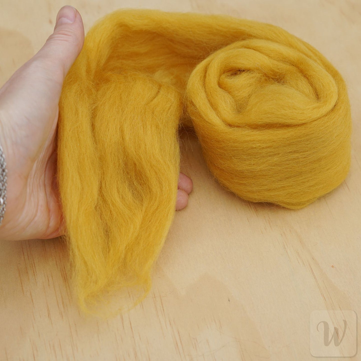 Premium Corriedale Wool Tops roving Honey, 50g, the best wool for spinning, weaving, needle and wet felting, bright and soft, DHG