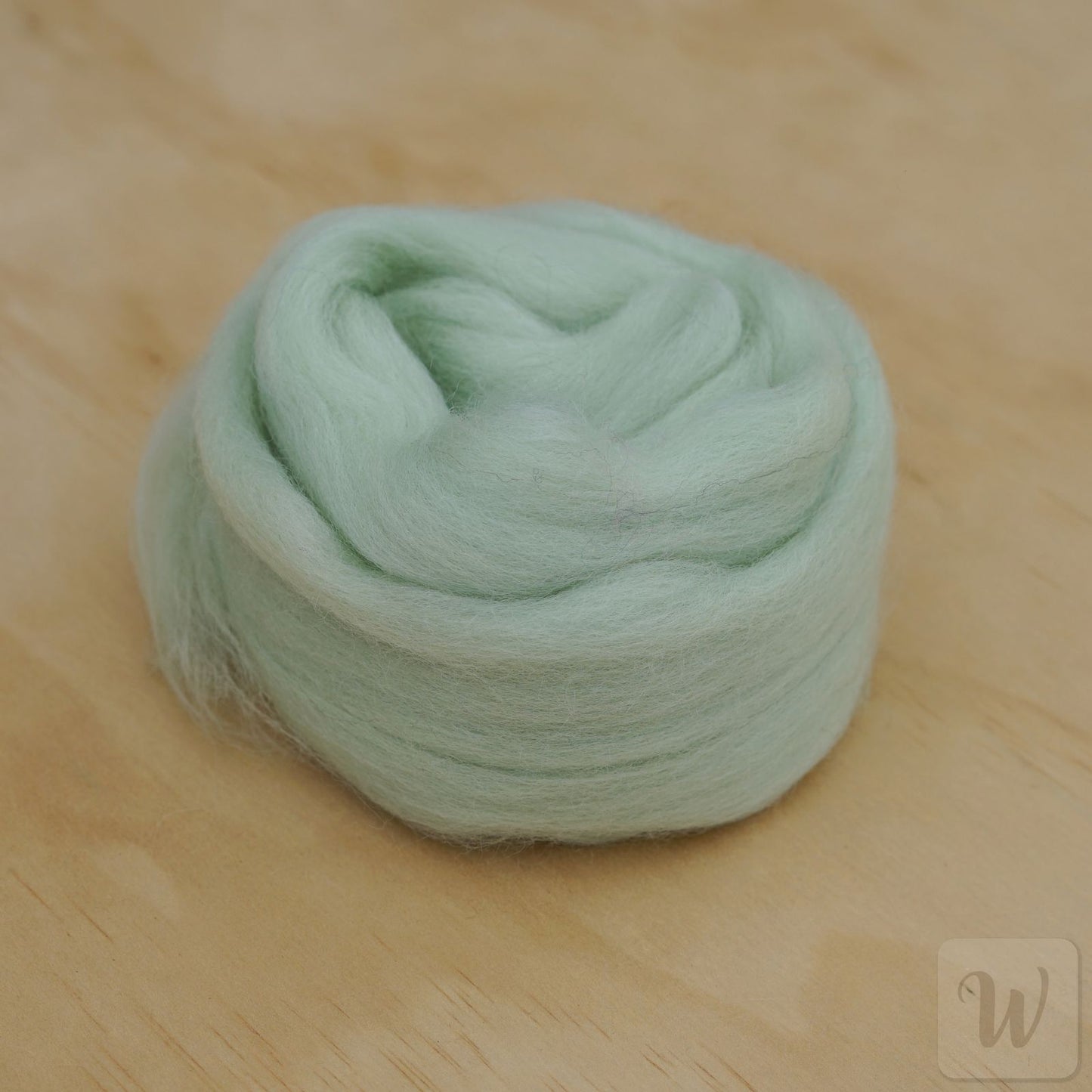 Premium Corriedale Wool Tops roving Lily of Valley, 50g, the best wool for spinning, weaving, needle and wet felting, bright and soft, DHG