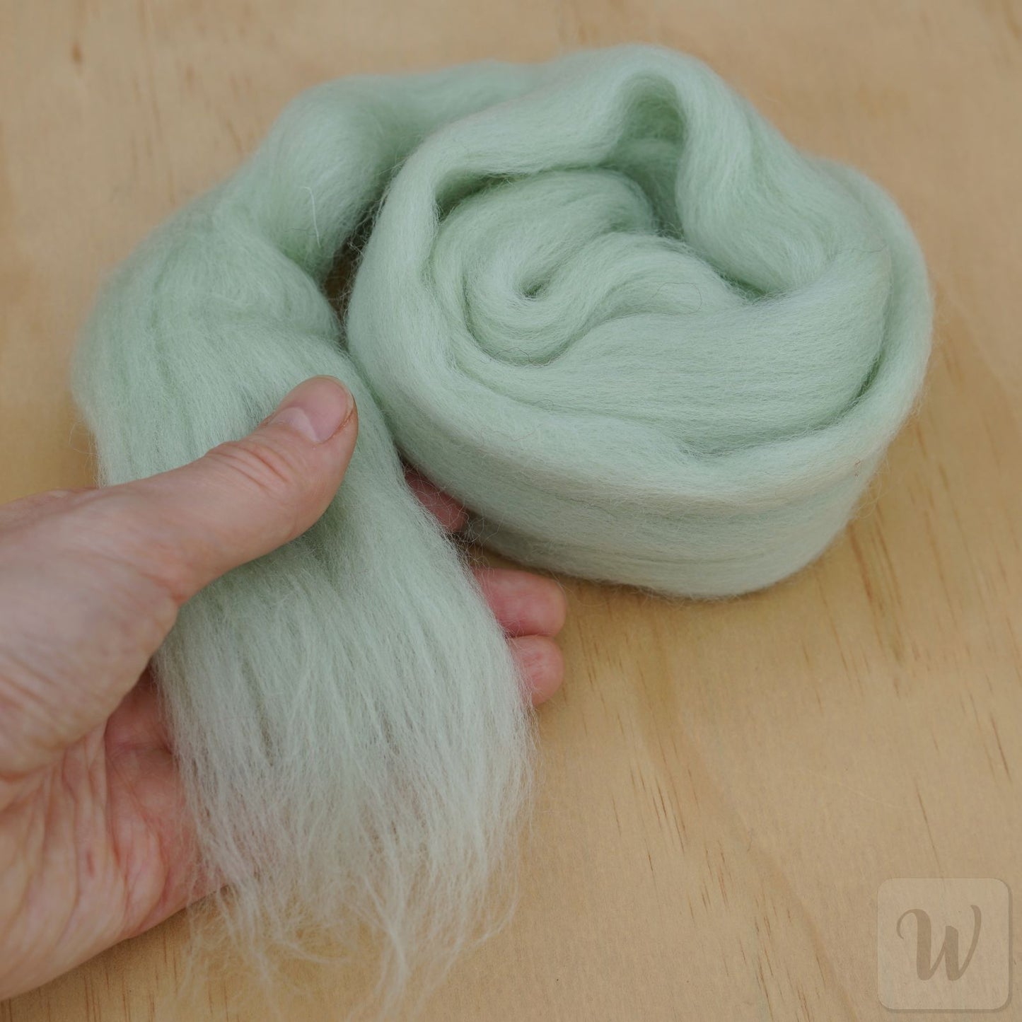Premium Corriedale Wool Tops roving Lily of Valley, 50g, the best wool for spinning, weaving, needle and wet felting, bright and soft, DHG