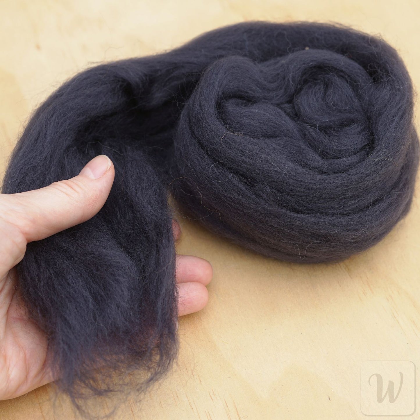 Premium Corriedale Wool Tops roving Seal, 50g, the best wool for spinning, weaving, needle and wet felting, bright and soft, DHG