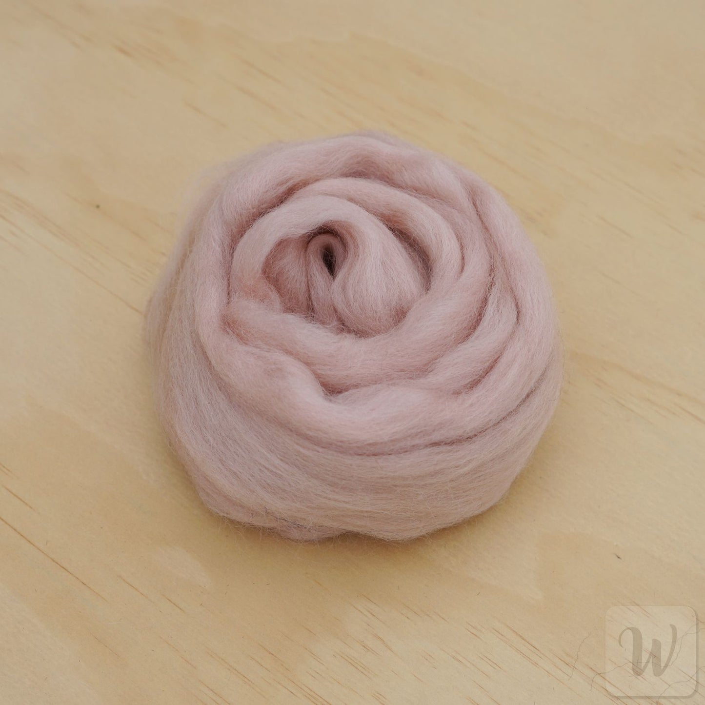 Corriedale wool tops roving in soft Shell pink colour, smooth fibres for spinning and felting