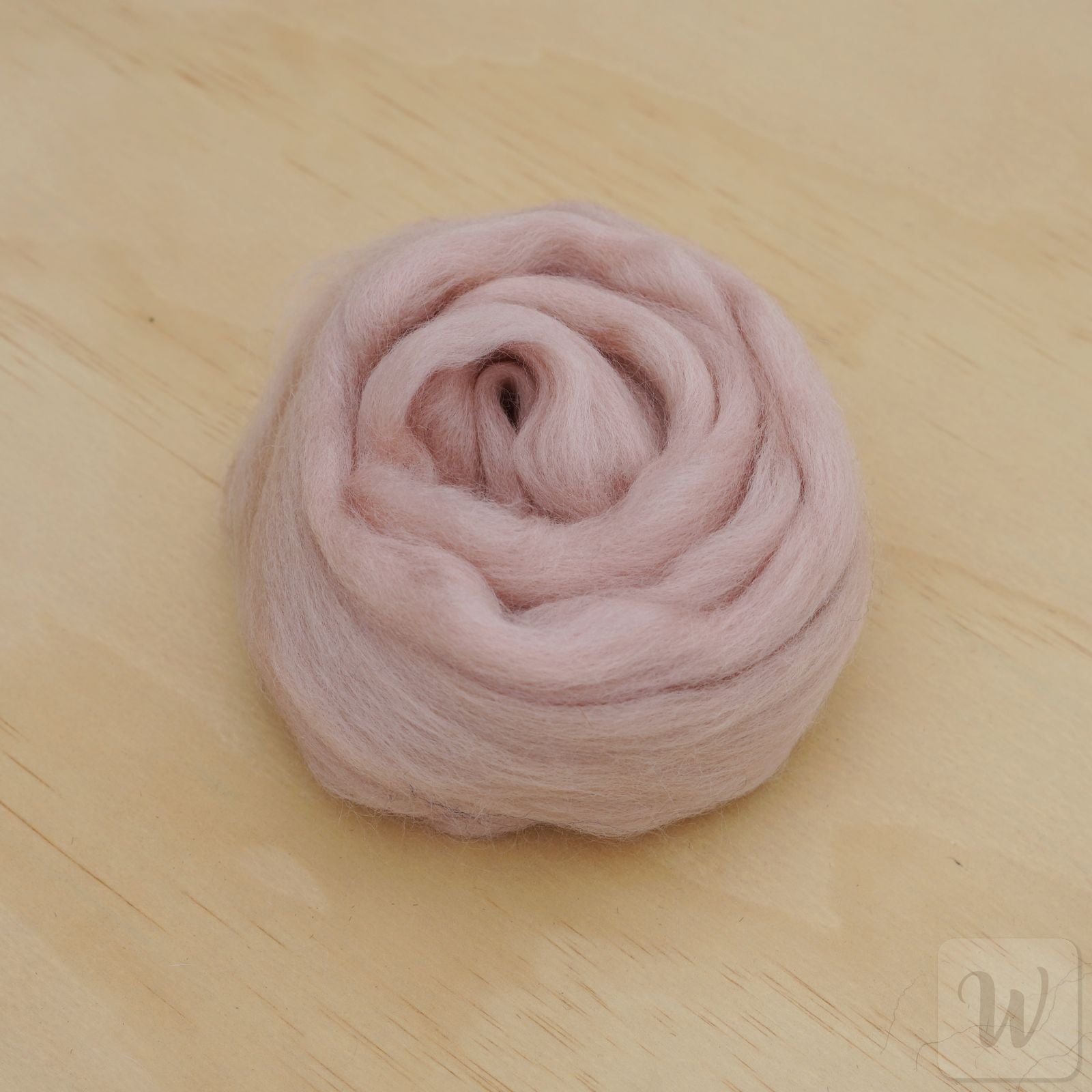 Corriedale wool tops roving in soft Shell pink colour, smooth fibres for spinning and felting