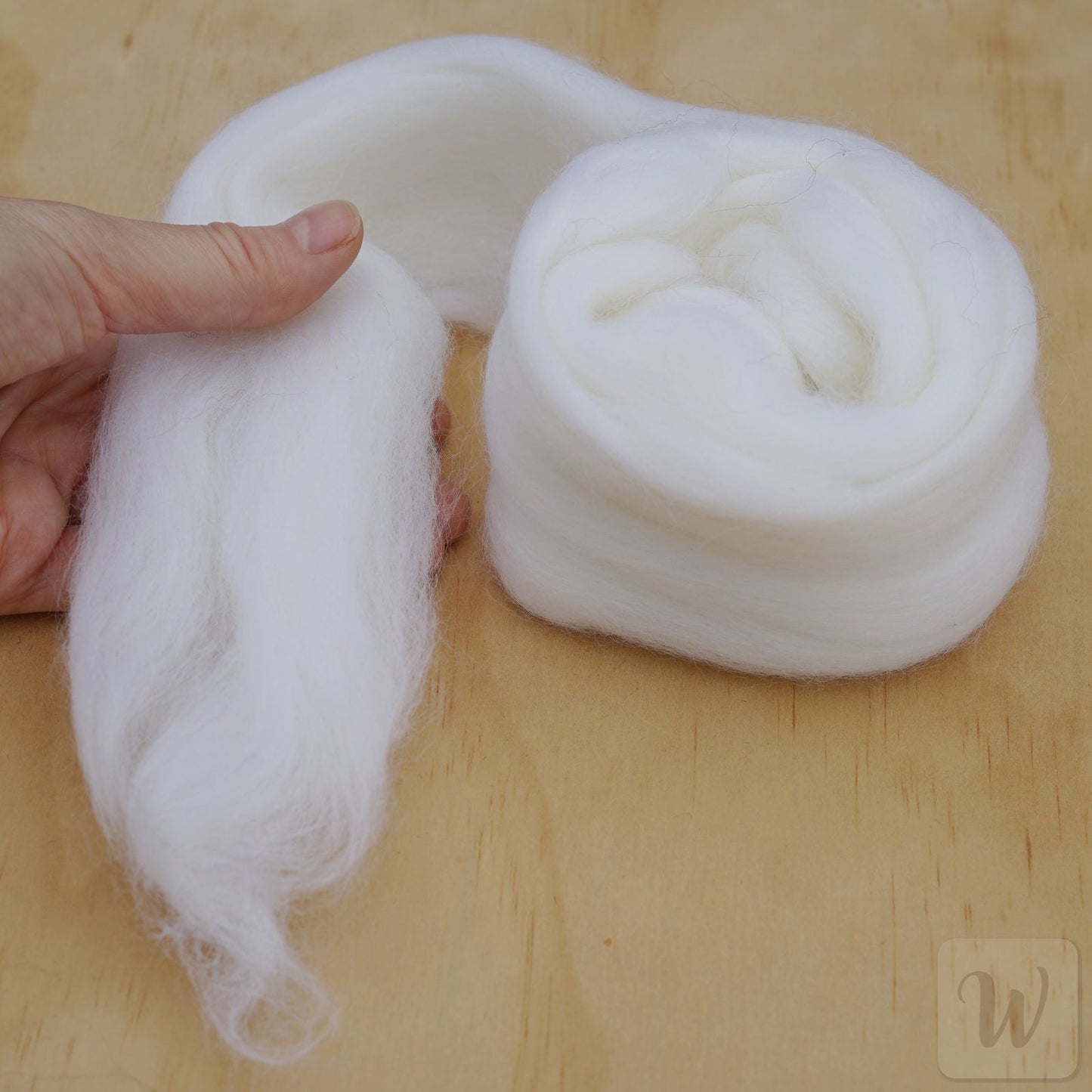 Premium Corriedale Wool Tops roving Snow, 50g, the best wool for spinning, weaving, needle and wet felting, bright and soft, DHG