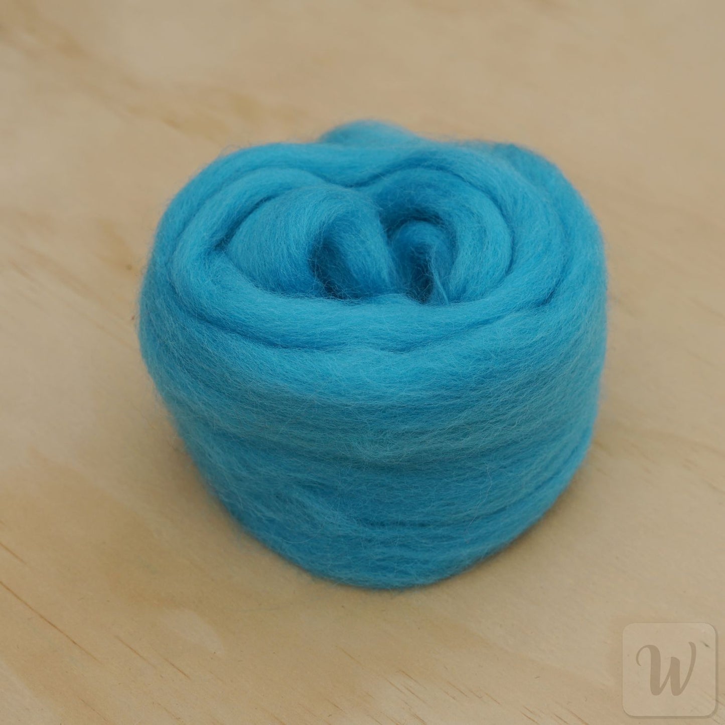 Premium Corriedale Wool Tops roving Water, 50g, the best wool for spinning, weaving, needle and wet felting, bright and soft, DHG