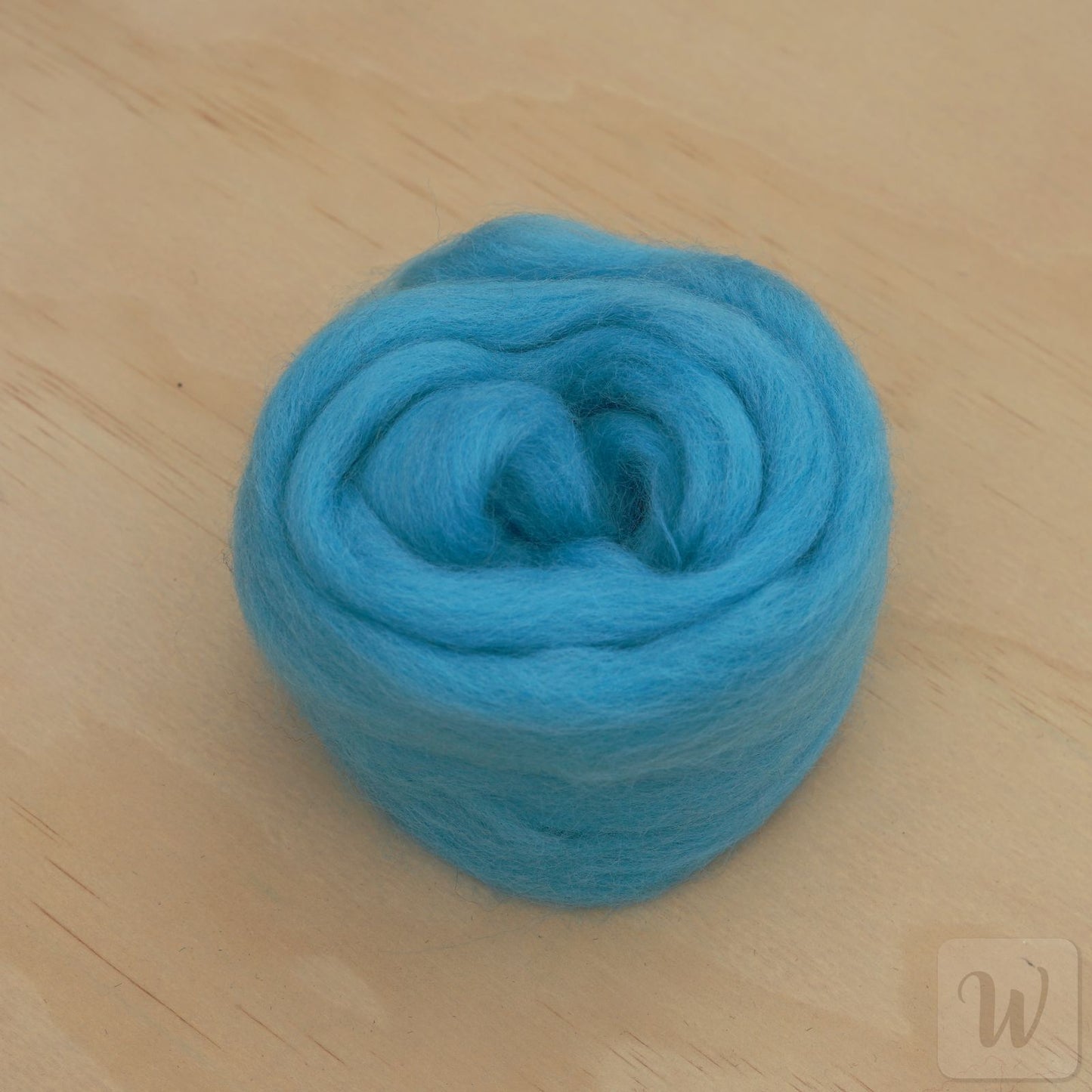 Corriedale wool tops roving in fresh Water blue colour, soft smooth fibres for spinning and felting